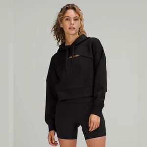 Get centered crop hoodie